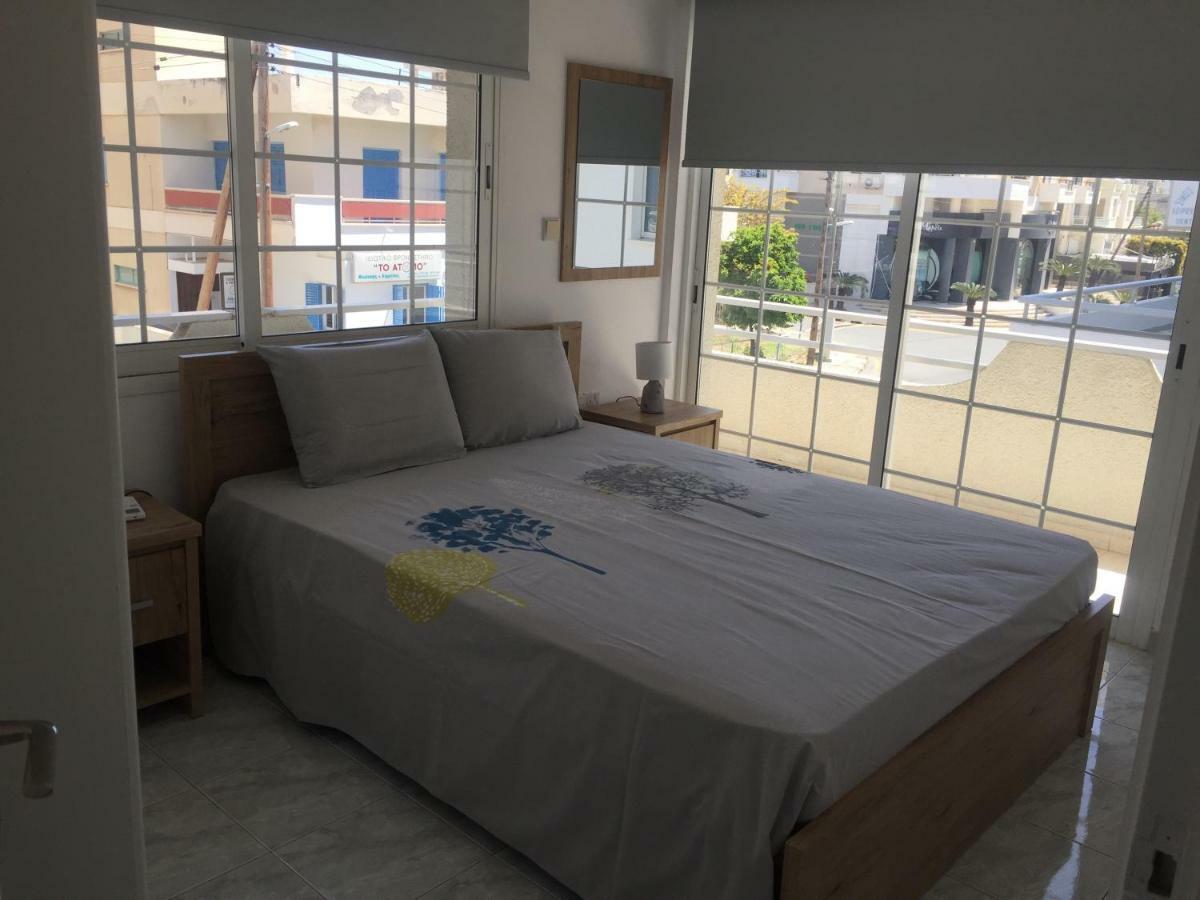 Modern Apartment In Paphos Town Centre Bagian luar foto