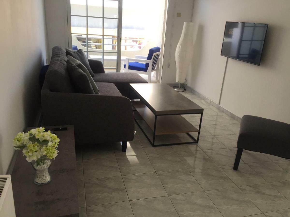 Modern Apartment In Paphos Town Centre Bagian luar foto
